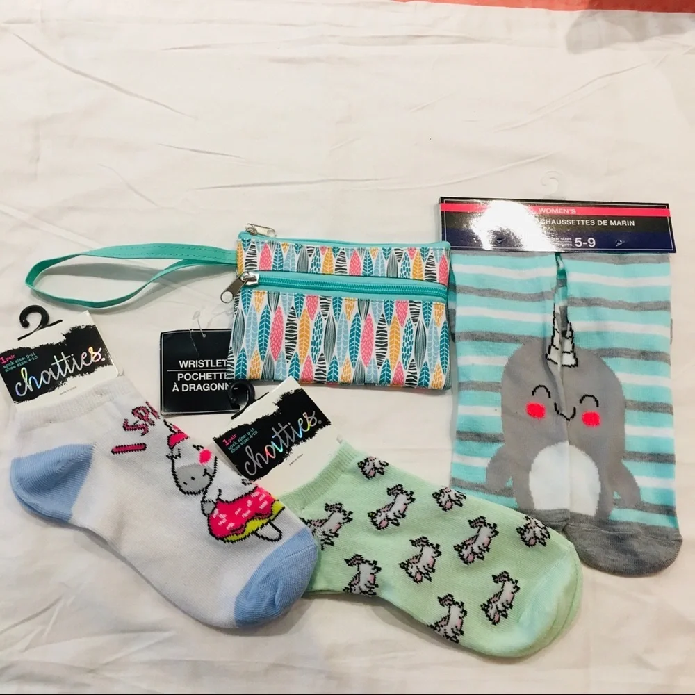 SOCK UNICORN 4 pc.bundle! 3 pr socks& 1 wristlet!!